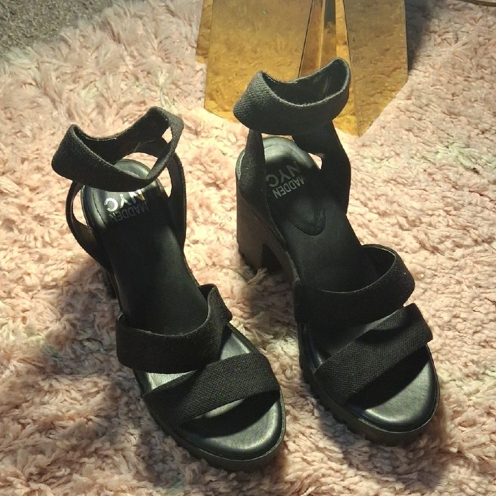Madden NYC Black Platform Strappy Sandals